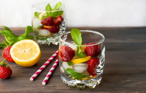 Ice, lemon, strawberry, glasses, drink, mint, drink