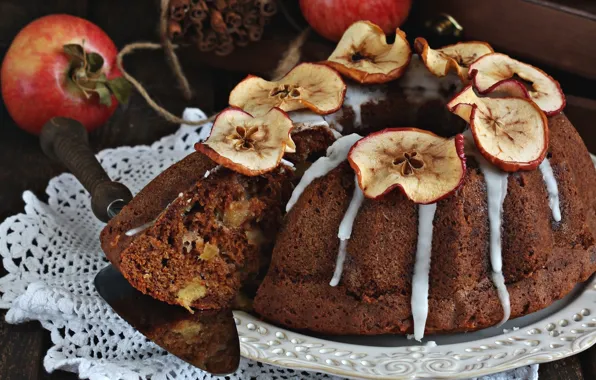 Picture apples, cinnamon, glaze, cupcakes