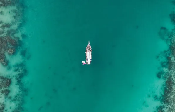 Strait, the ocean, boat, yacht, the, at anchor