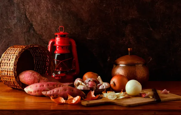 Basket, lamp, bow, garlic, radish