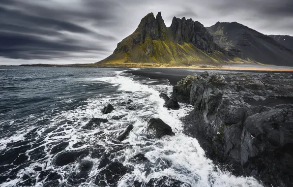 Sea, shore, iceland