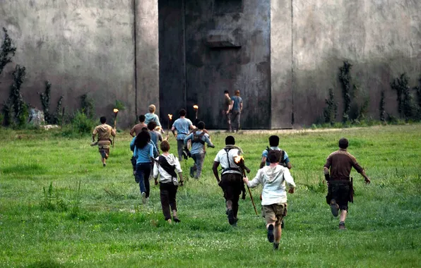 Picture wall, guys, escape, torches, Thomas, Teresa, The Maze Runner, The maze runner