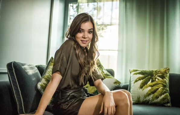 Look, skirt, portrait, actress, blouse, singer, brown hair, on the couch