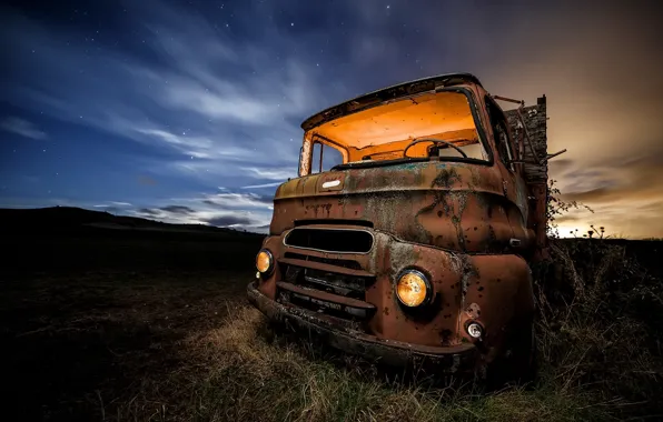 Picture machine, night, truck