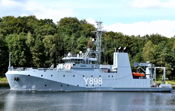 The German Navy, FGS Kalkgrund, a special experimental ship