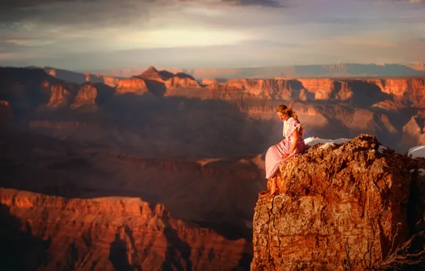 Picture girl, stone, height, canyon, TJ Drysdale