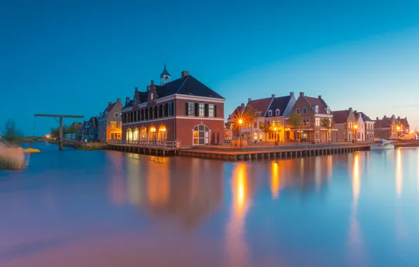 Sea, the sky, lights, home, the evening