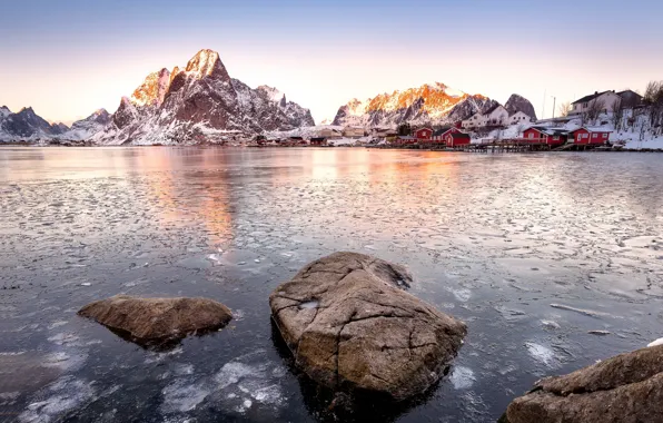 Sea, mountains, the city, Bay