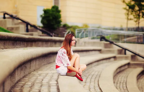 Girl, the city, background
