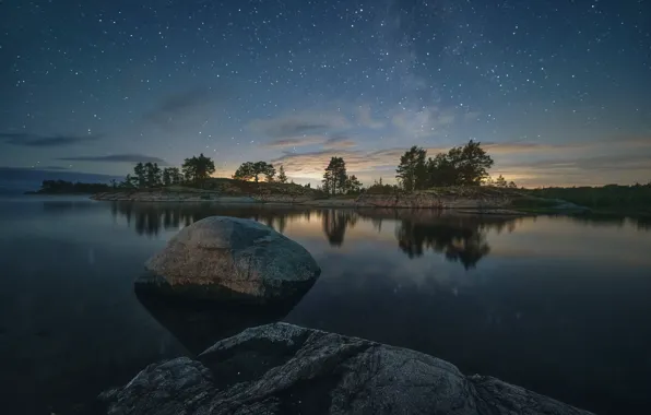 Stars, Karelia, Ladoga, summer evening, photographer Anton Kononov