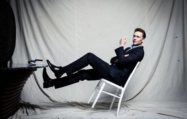 Picture look, chair, costume, actor, male, Tom Hiddleston, Tom Hiddleston