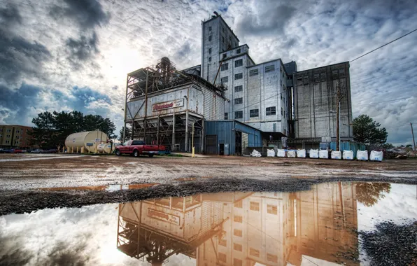 Picture clouds, the building, puddle, Heavy Industry in Petaluma