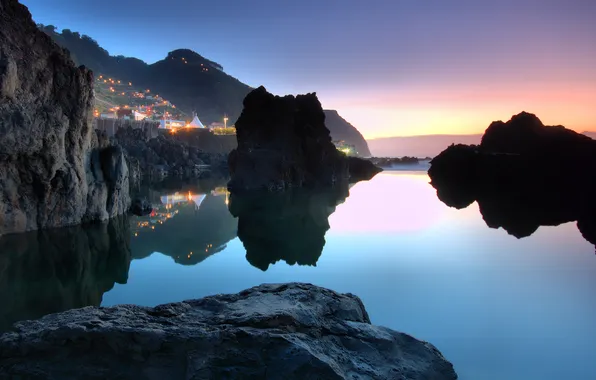 Picture WATER, MOUNTAINS, The OCEAN, The SKY, REFLECTION, The VILLAGE, LIGHTS, REEFS