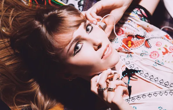 Look, headphones, Becky Tong