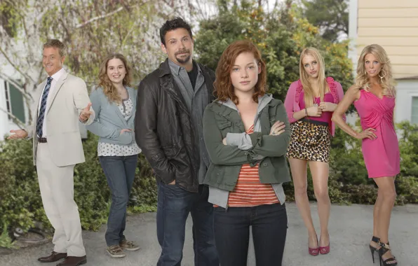 Picture look, background, The series, Movies, the main actors of the series, The suburbs, Suburgatory