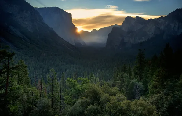 Yosemite Valley, Sunrise, The Captain, Haff Dome