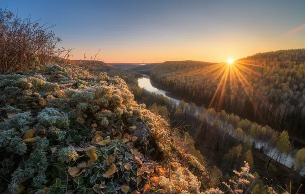 Picture frost, autumn, the sun, rays, landscape, nature, river, hills