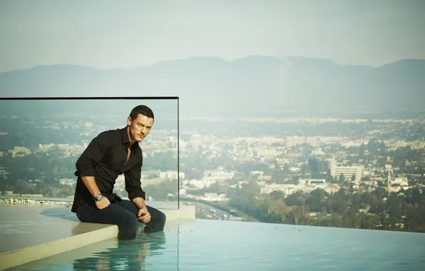 Picture water, pool, male, Luke Evans, luke evans