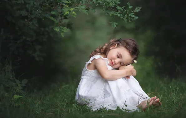 Picture grass, branches, mood, Daisy, girl, cutie, baby, curls