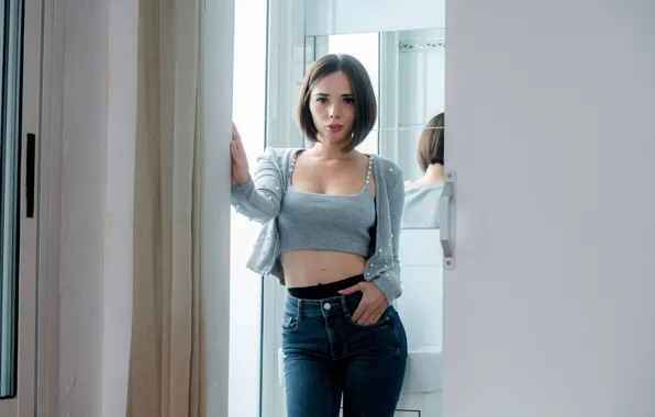 Girl, model, jeans, brunette, t-shirt