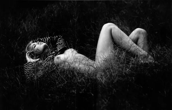 Chest, grass, girl, Black and white, 158