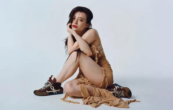 Magazine, mikey madison, wwd