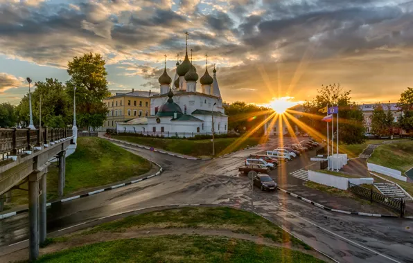 Picture the sun, rays, bridge, the city, road, morning, temple, Yaroslavl