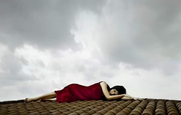 Roof, the sky, girl