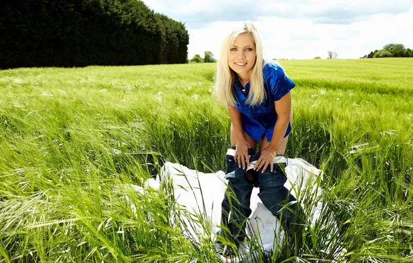 BLONDE, GIRL, FOREST, LOOK, NATURE, GRASS, JEANS, SMILE