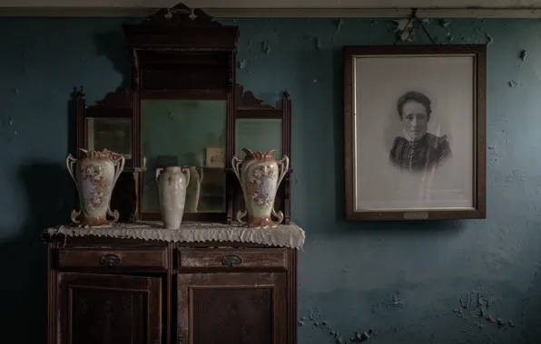 Room, vases, buffet
