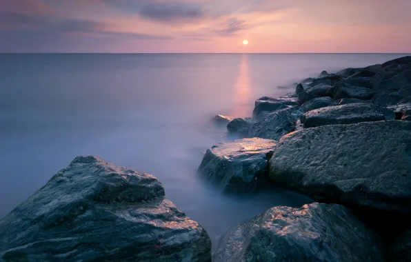 Sea, stones, shore