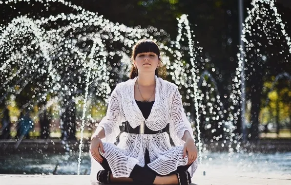 Picture WATER, DROPS, BELT, SQUIRT, BROWN hair, FOUNTAIN, JET, BLOUSE