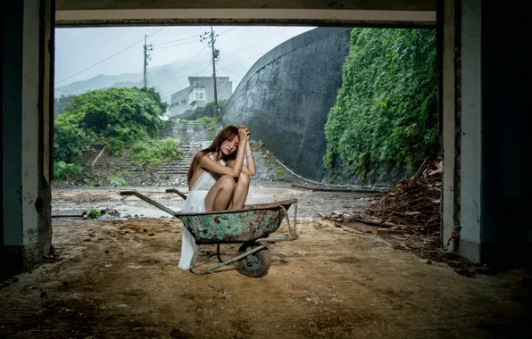 Girl, the situation, truck