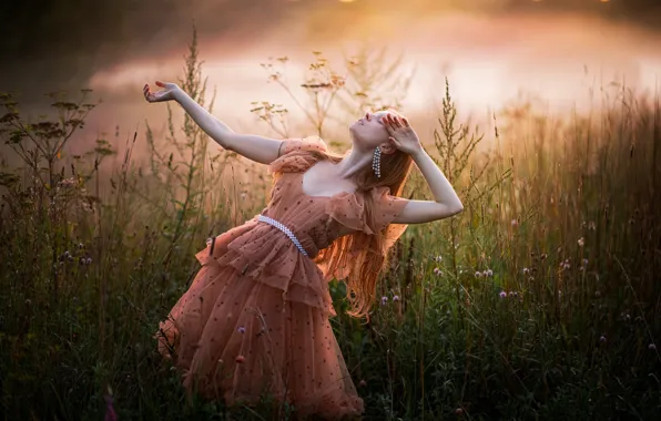 GRASS, GREENS, POSE, FOG, SUNDRESS, REDHEAD, FRECKLES, Model Anastasia Nemchenko