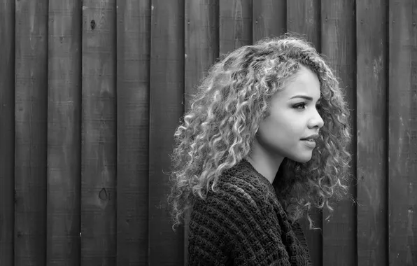Picture portrait, Sandra, curls