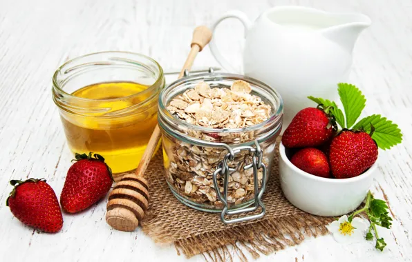 Berries, strawberry, honey, muesli