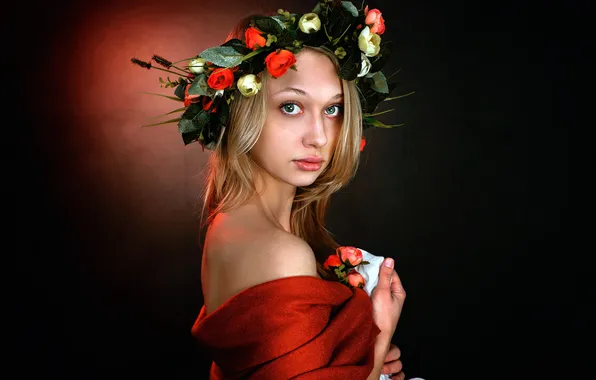 Portrait, wreath, the beauty of it.freckles