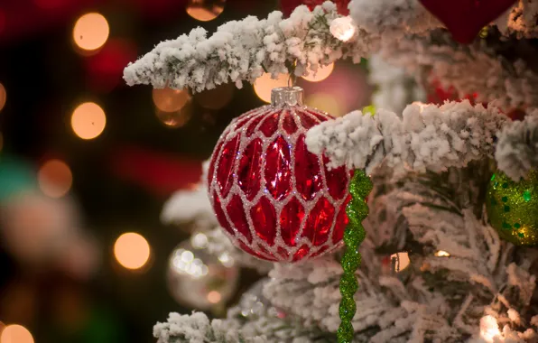 Picture toys, ball, icicle, tree