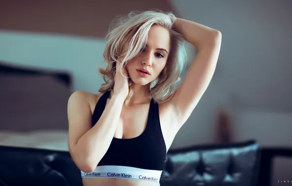 Look, pose, model, portrait, hands, makeup, hairstyle, blonde