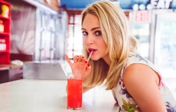 Cocktail, cafe, drink, AnnaSophia Robb