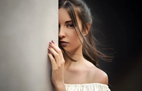 Look, pose, background, wall, model, hand, portrait, makeup