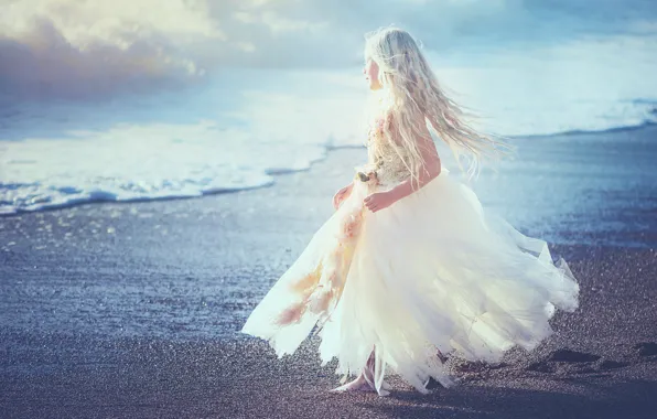 Picture shore, dress, girl, Edie Layland, Blue Heaven