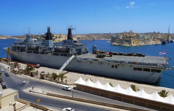 Picture the sky, street, ship, home, pier, port, Malta