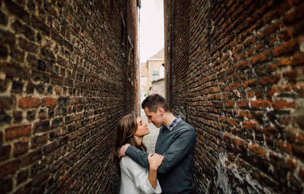 Love, walls, couple, alley