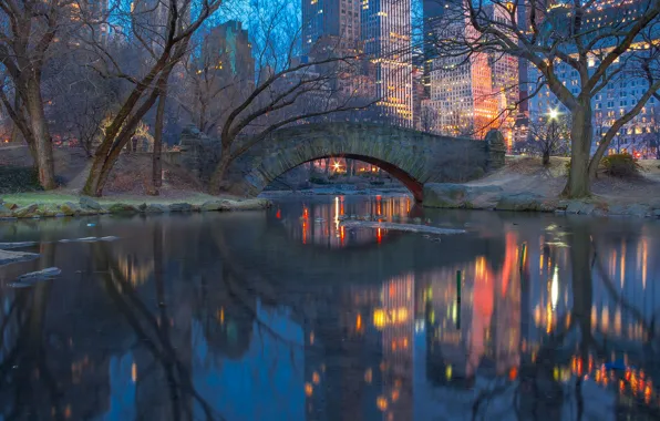 Picture lights, New York, twilight, Central Park