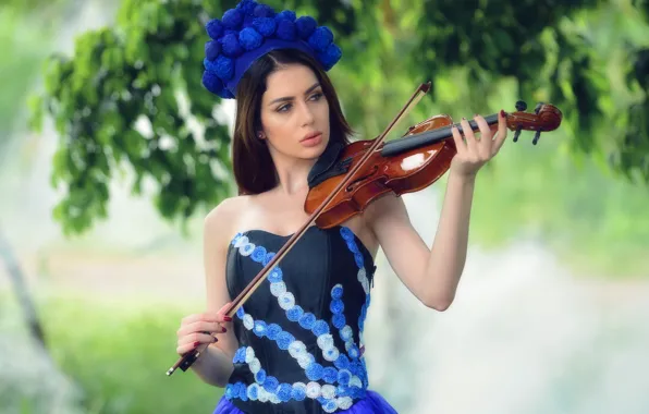 Picture girl, violin, model, dress, Almis Misca