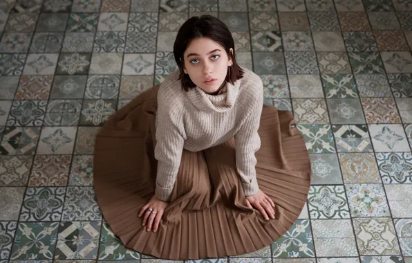 Picture skirt, makeup, sponge, sweater, Juliana Naidenova
