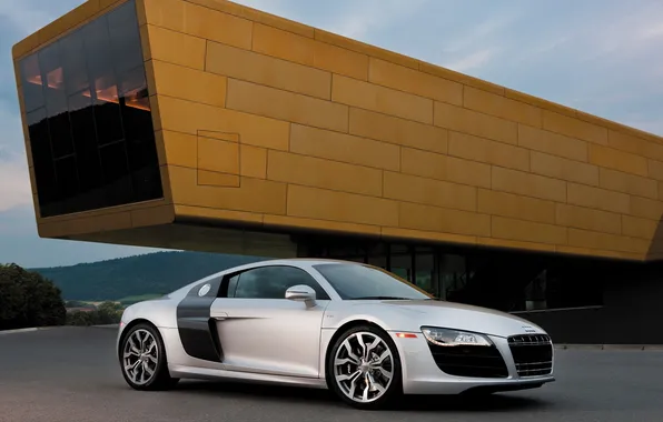 Audi, 5.2 FSI quattro