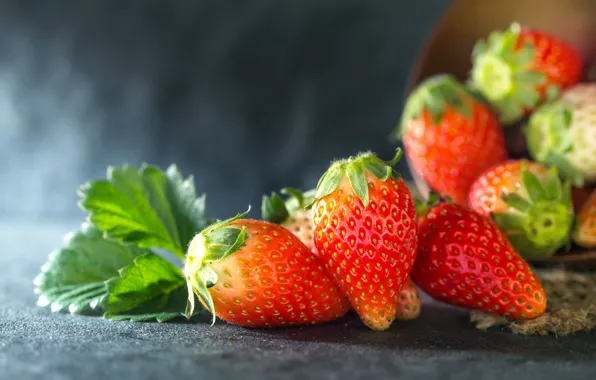 Picture berries, strawberry, ripe, juicy