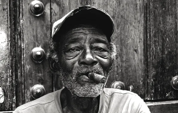Eyes, face, door, male, cigars, direct look